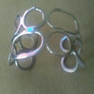 Beautiful vintage bangle